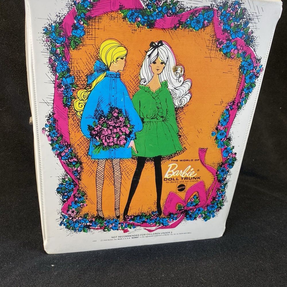 VTG 1968 Mattel World Of Barbie Doll Trunk Closet White Case Made In‎ USA.